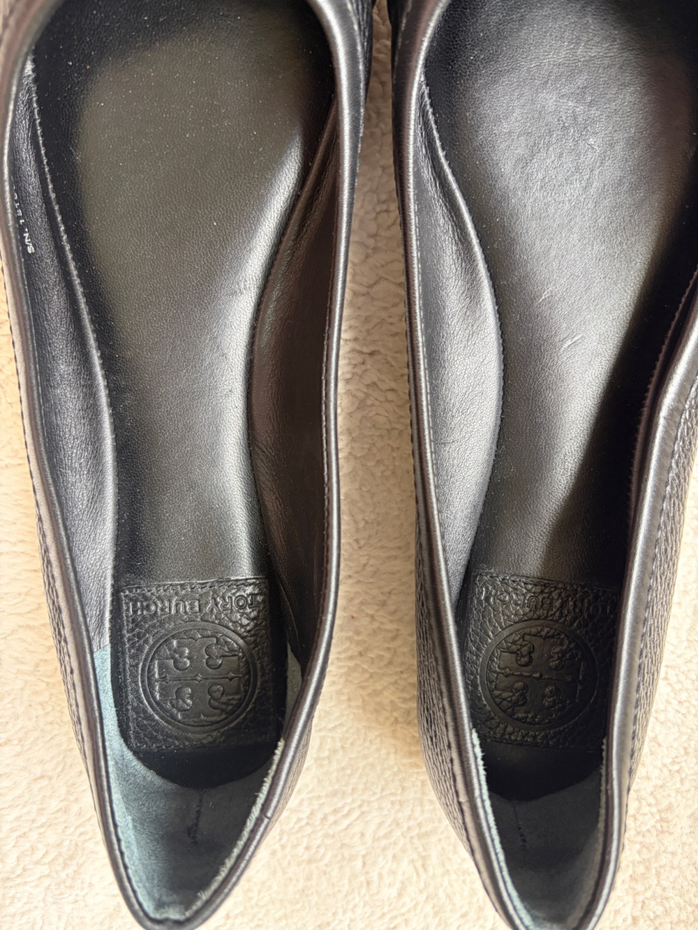 Tory Burch Black Leather Logo Flats with Gold Hardware Women Size 8 - Picture 7 of 9
